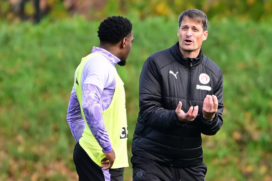 Zwischen Afolayan und Trainer Alexander Blessin (52) kam es immer wieder zu Reibereien.