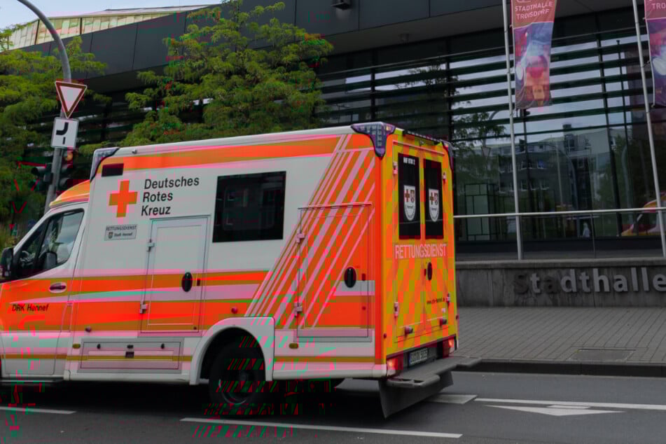 Rettungssanitäter will Streit schlichten - und wird von jungen Männern auf die Intensivstation geprügelt