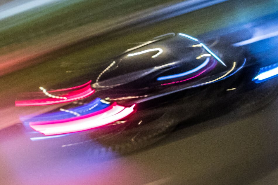 Unfall A: Tier rennt plötzlich über die A10: 58-Jährige kann nicht mehr bremsen!