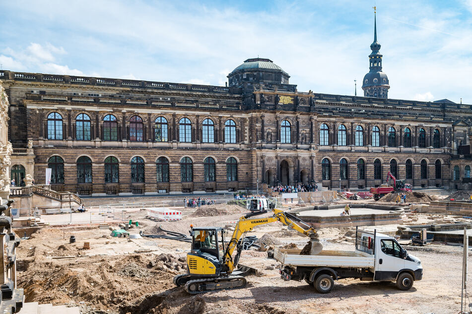 Erhalt, Pflege und Ausbau der historischen Anlagen gehen immer weiter. Derzeit wird der Zwingerhof für rund 10 Millionen Euro umgestaltet. Bis 2024 soll alles fertig sein.