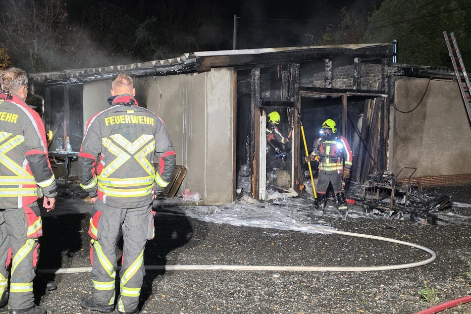 Das Feuer verwüstete die Werkstatt komplett.