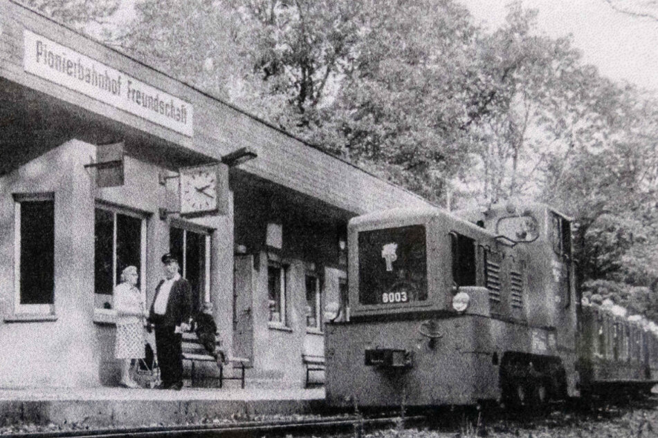 Der alte "Pionierbahnhof Freundschaft" in den 80er-Jahren.