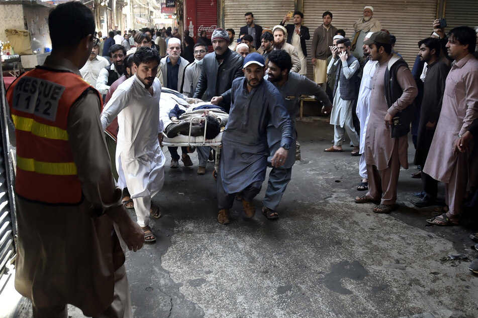 Islamic State claims responsibility for deadly suicide bombing at Pakistani mosque