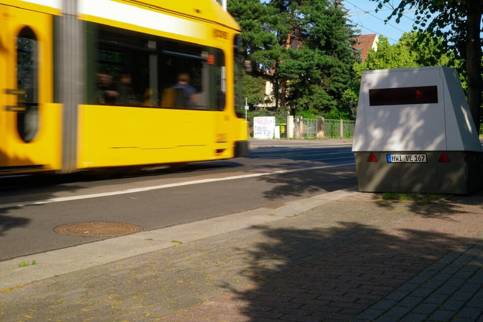 Dresden: Superblitzer hat neuen Standort: Tempo 30, sonst gibt's ein teures Foto!