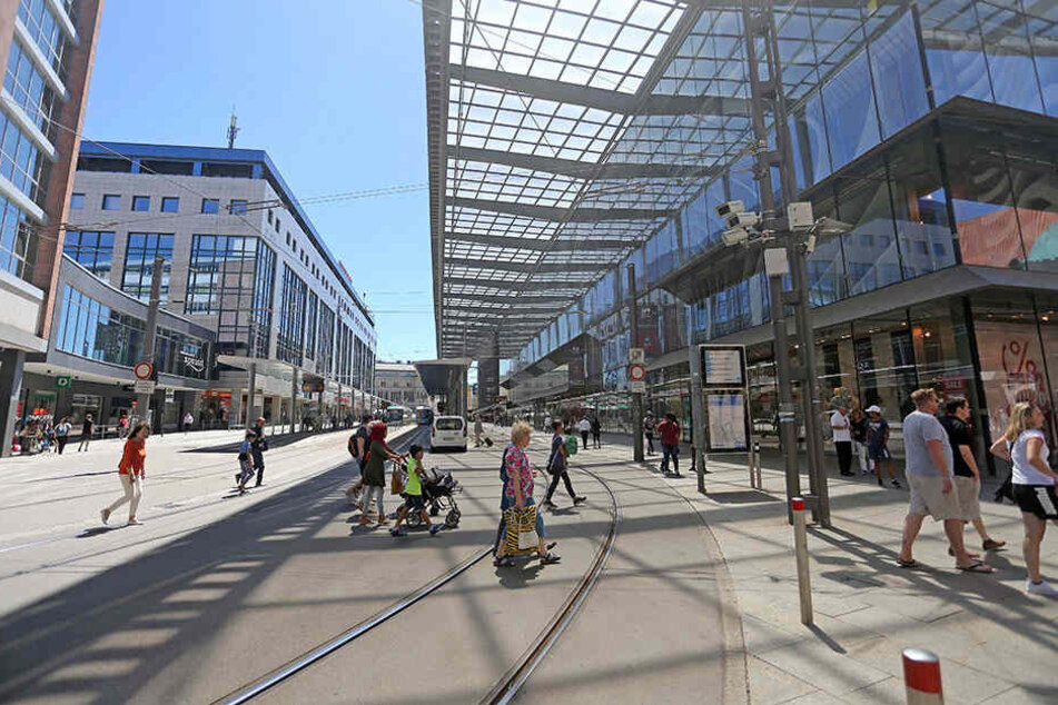 Videoüberwachung: Im Bereich Galerie Roter Turm/Neumarkt sind bereits Kameras installiert.