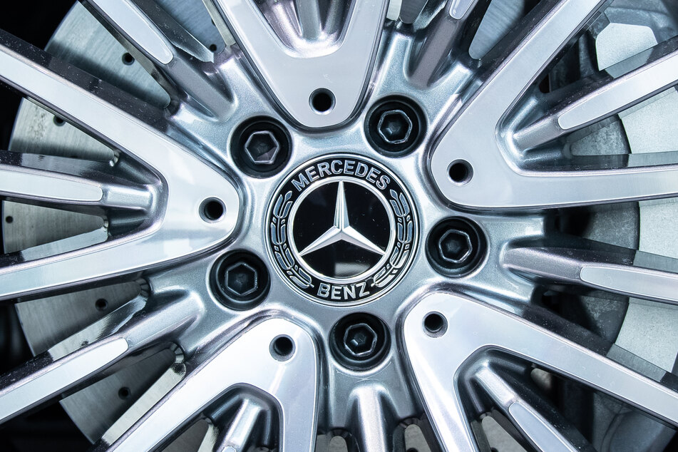 Daimler hatte bisher angekündigt, in den Mercedes-Werken in Rastatt und Bremen jeweils Tausende Mitarbeiter in die Kurzarbeit zu schicken.