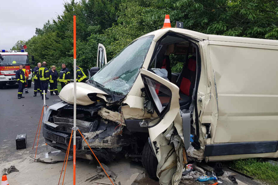 Auch der Campingbus wurde stark beschädigt.