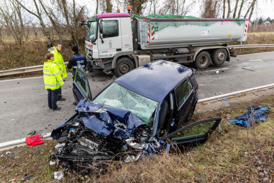 Die Frau verstarb noch am Unfallort.