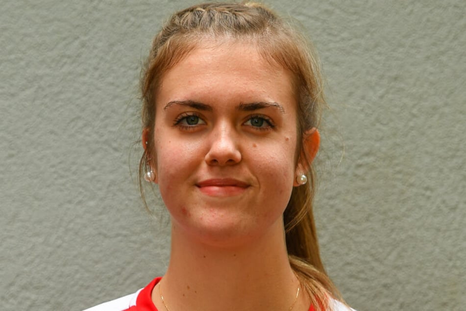 Emma Cyris.
