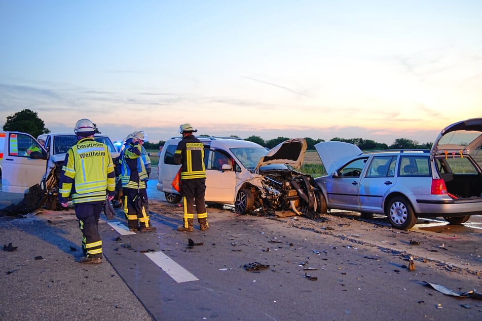 Alle drei Fahrzeuge wurden abgeschleppt.