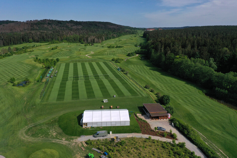 Die Ankunft der englischen Fußball-Nationalmannschaft zur Europameisterschaft sorgt im Golf-Resort in Blankenhain für ungewöhnliche Umbaumaßnahmen. (Archivbild)