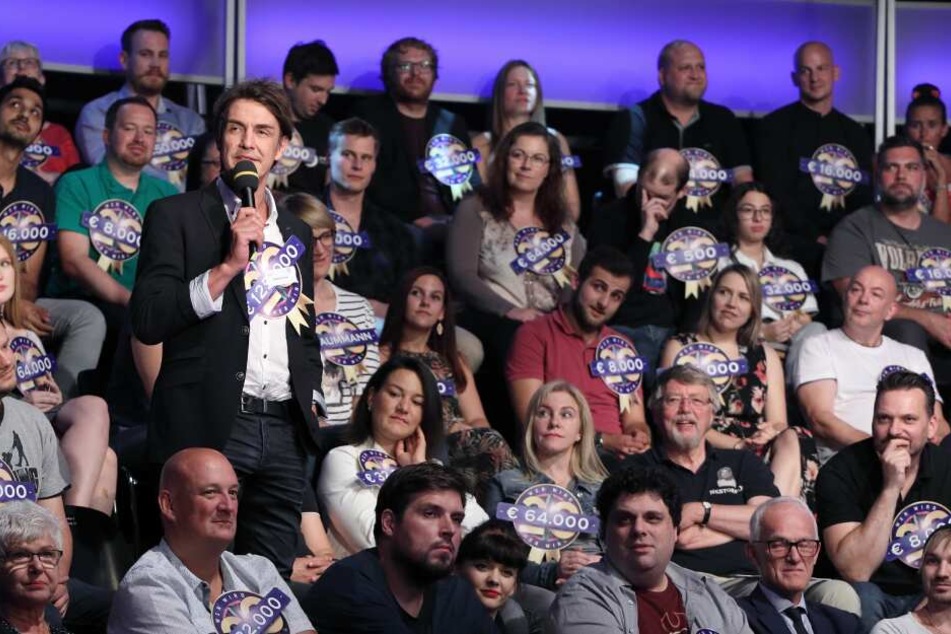 Im Studiopublikum sitzen bei der Jubiläumssendung nur ehemalige Kandidaten der Show - u.a. Matze Knop.