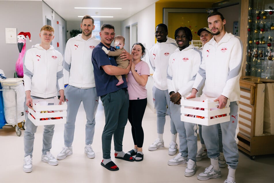 Die RB-Profis brachten einige Geschenke mit.