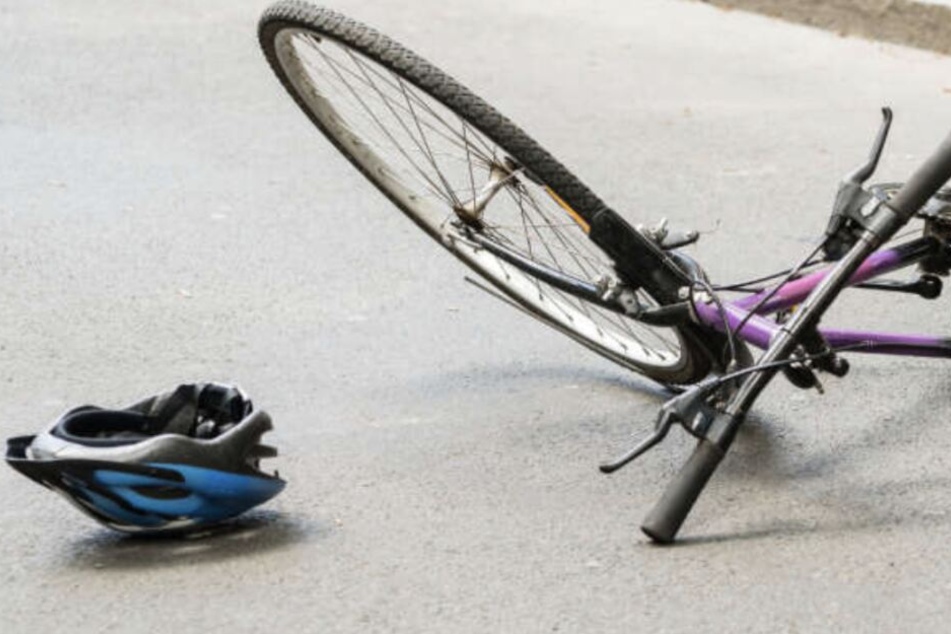 Der Radfahrer verstarb noch an der Unfallstelle. (Symbolfoto)