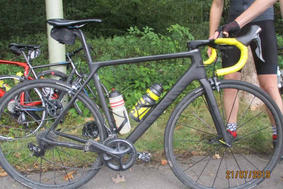 Gleich drei Männer sind bei einer Radtour in Overtah verunglückt.