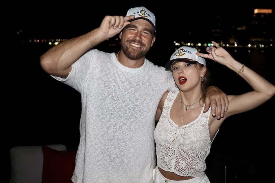 Das vielleicht berühmteste Promi-Paar der aktuellen Zeit: Erstmals lud der NFL-Star private Pärchen-Bilder auf seinen Instagram-Account hoch.