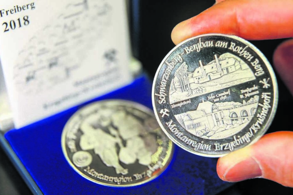 Münzfreunde präsentierten gestern das Motiv der neuen Bergbau-Medaille.