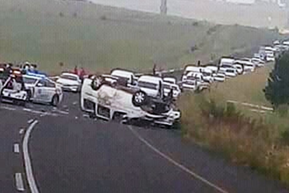 Bei dem schweren Unfall wurden mindestens 13 Menschen getötet.