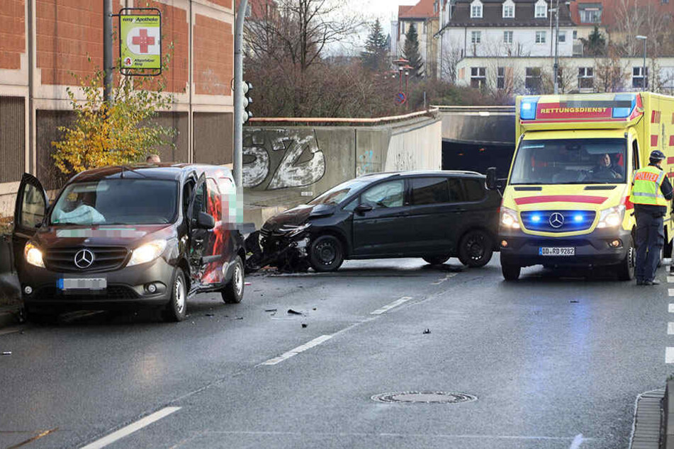 ... dann krachte dieser in einen Mercedes.