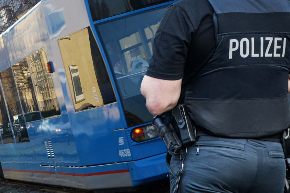 Die Attacke ereignete sich an der Straßenbahn-Haltestelle "Rathaus" in Kassel-Mitte (Symbolbild).