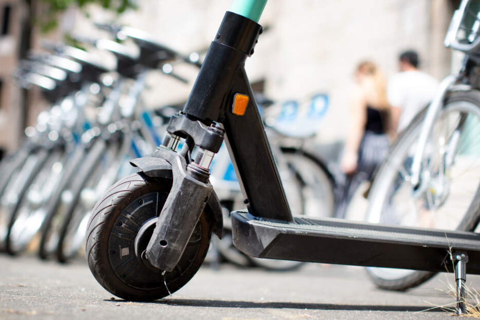 Die E-Scooter-Fahrer sorgen in Köln für einige Probleme.
