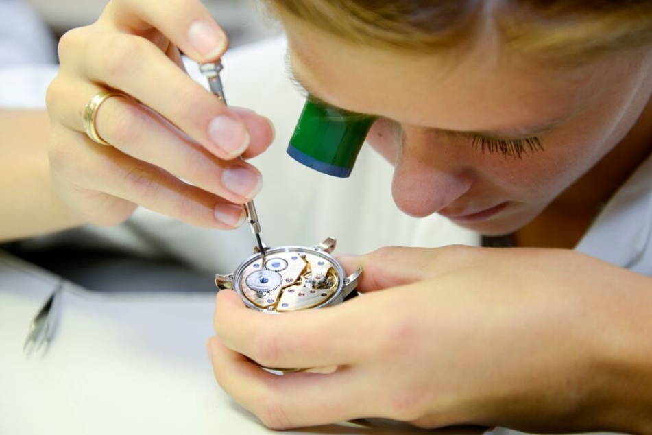 Den Beruf des Uhrmachers könnt Ihr in Glashütte erlernen.