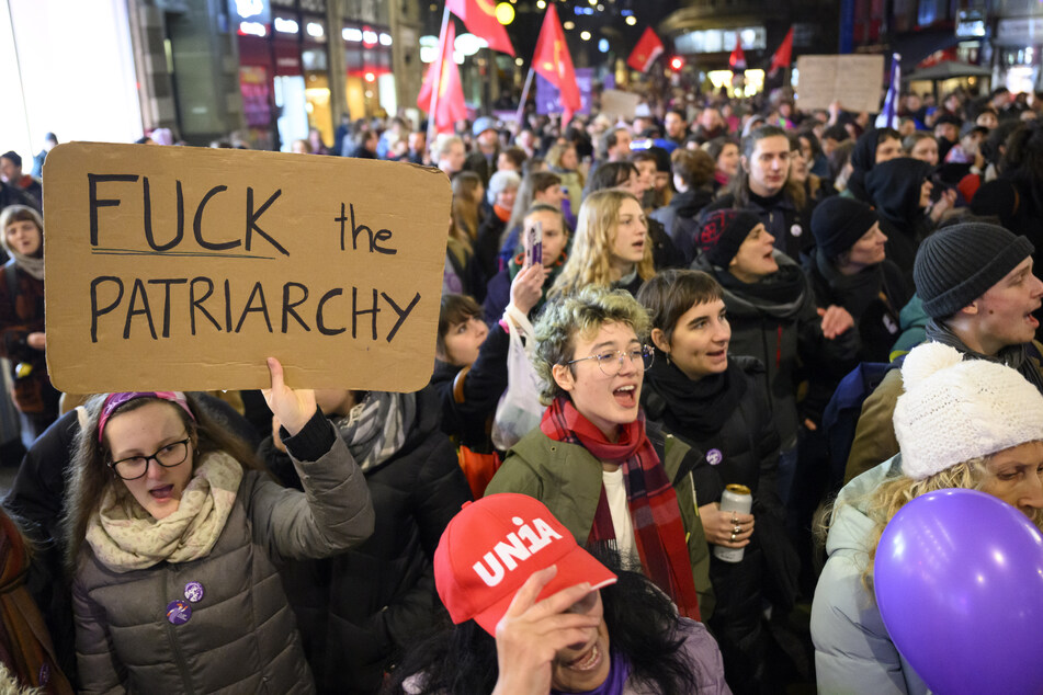 In der Schweiz kam es am Internationalen Frauentag zu mehreren Demonstrationen, wie hier in Lausanne. In Basel eskalierte der Protest.