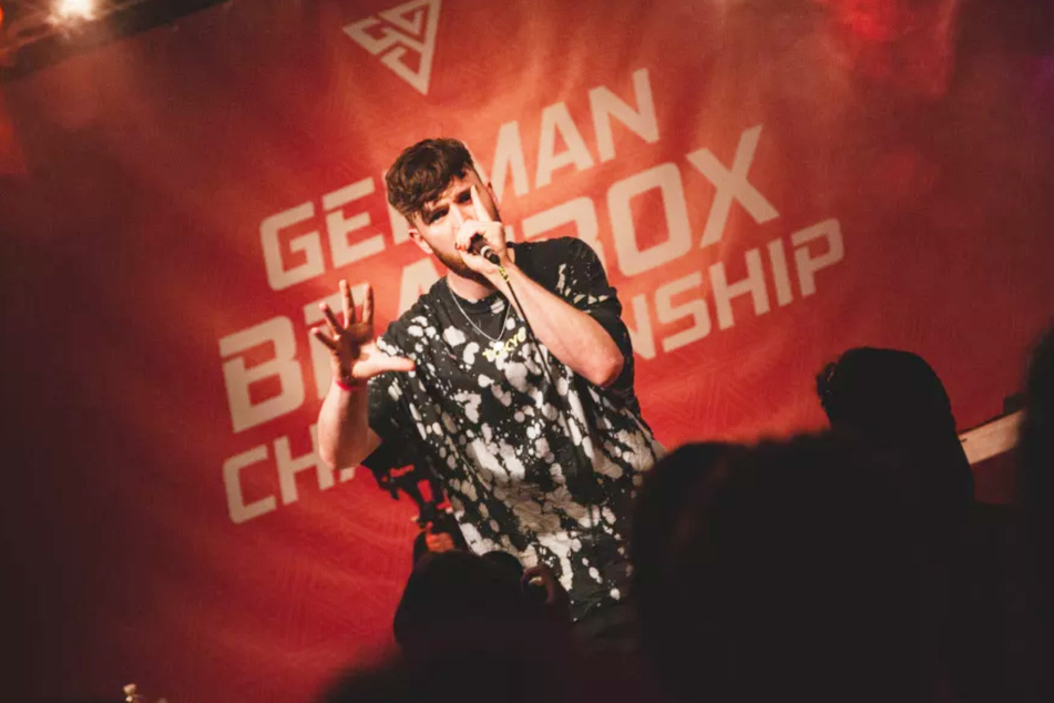 Deutscher Beatboxmeister MADOX heizt auch ein und verrät Tipps und Tricks seiner Kunst.