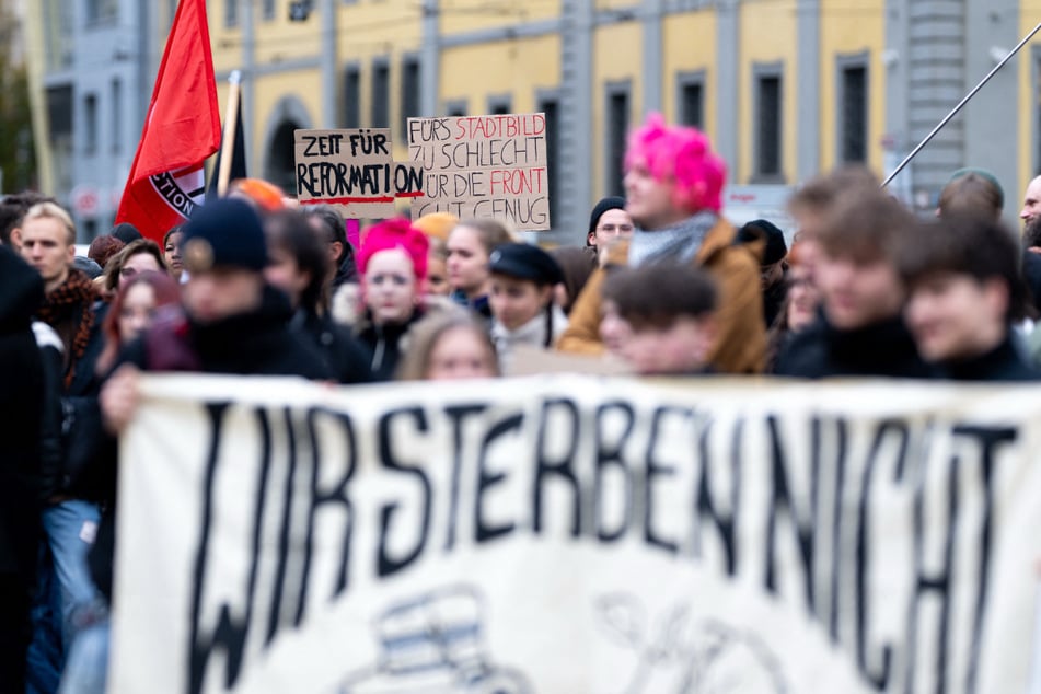 "Gen Z"-Demos in ganz Deutschland: Proteste in mehreren deutschen Städten gestartet