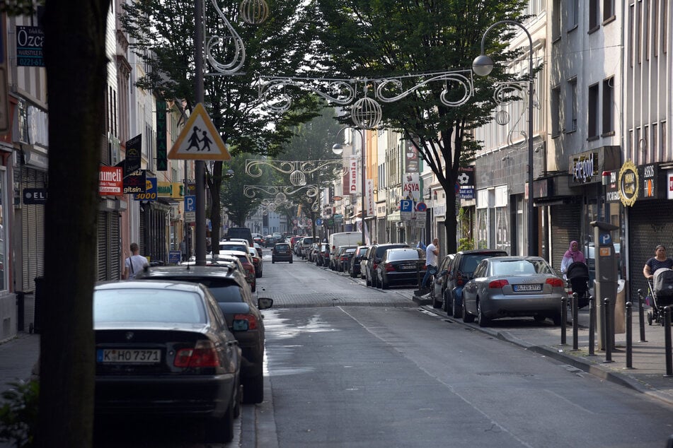 Die Schlägerei soll sich auf der Keupstraße in Köln-Mülheim abgespielt haben. (Archivbild)