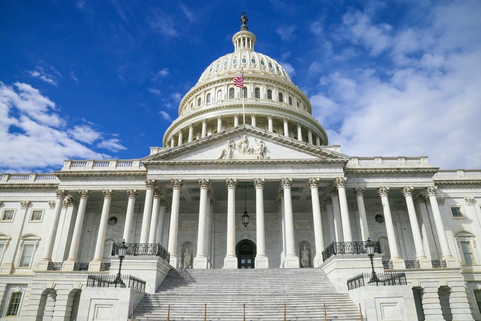 Das Kapitol in den USA ist Sitz des Senats und Repräsentantenhauses. (Foto: Unsplash/Louis Velazquez