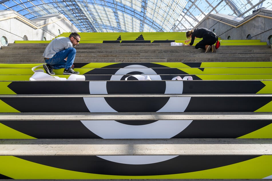 Die letzten Vorbereitungen für die Buchmesse-Eröffnung laufen.