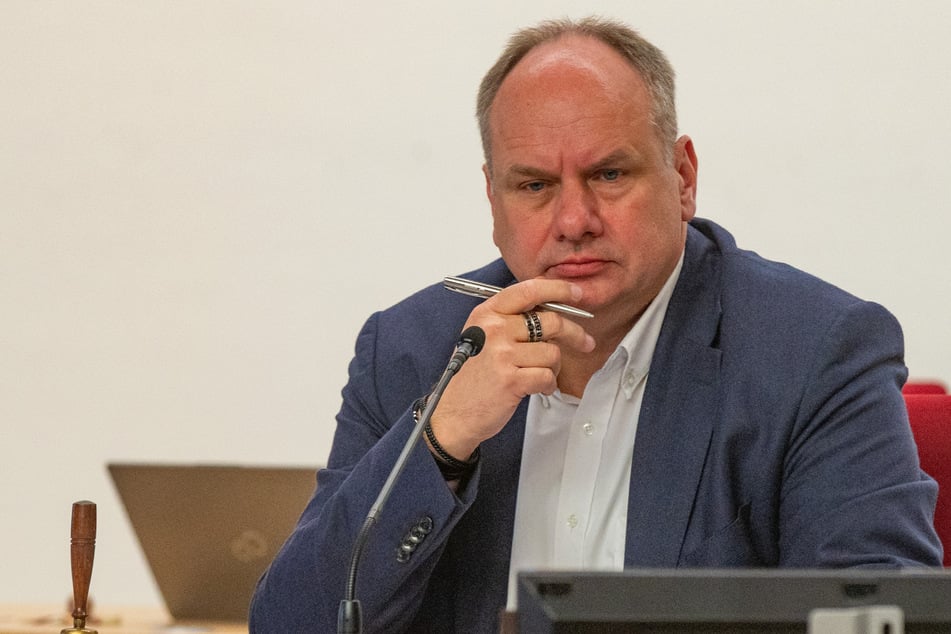 OB Dirk Hilbert (53, FDP).