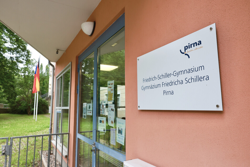 Aufregung am Friedrich-Schiller-Gymnasium in Pirna. Die Einladung des Schulleiters sorgte für Missmut unter Schülern, Eltern und Lehrern.