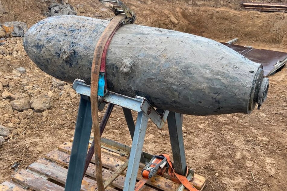 In Schönkirchen wurde die Fliegerbombe aus dem Zweiten Weltkrieg am Sonntagvormittag entschärft.