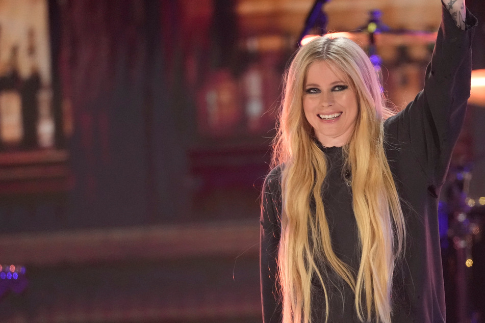 Ist Avril Lavigne eine Doppelgängerin? Sie äußert sich nun zu den Gerüchten!