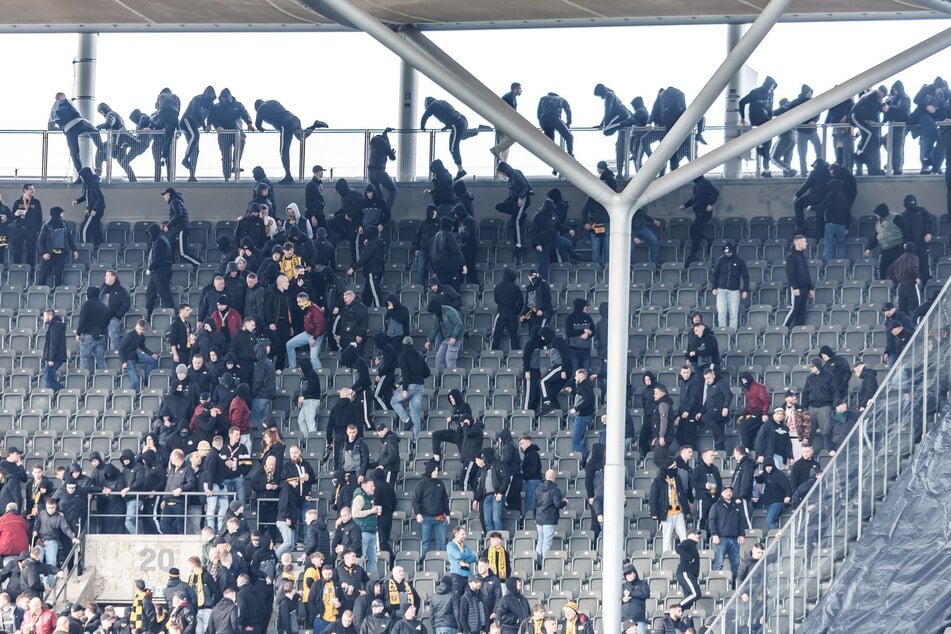 Kurz nach dem Einlass kam es zu der Auseinandersetzung im Oberrang.