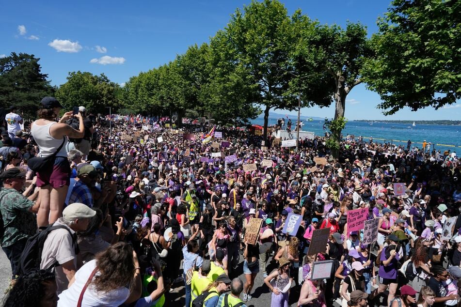 Anfangs verliefen die Proteste am Genfer See friedlich.