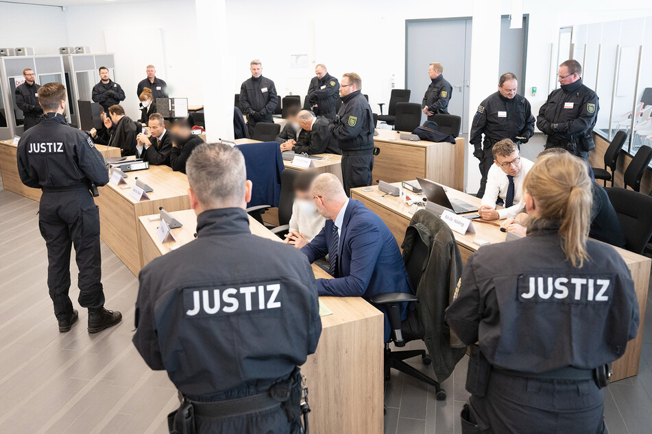 Seit Monaten verantworten sich die Remmo-Brüder vor dem Dresdner Landgericht. Jetzt wurde ein kritikerregender Deal mit der Staatsanwaltschaft geschlossen.