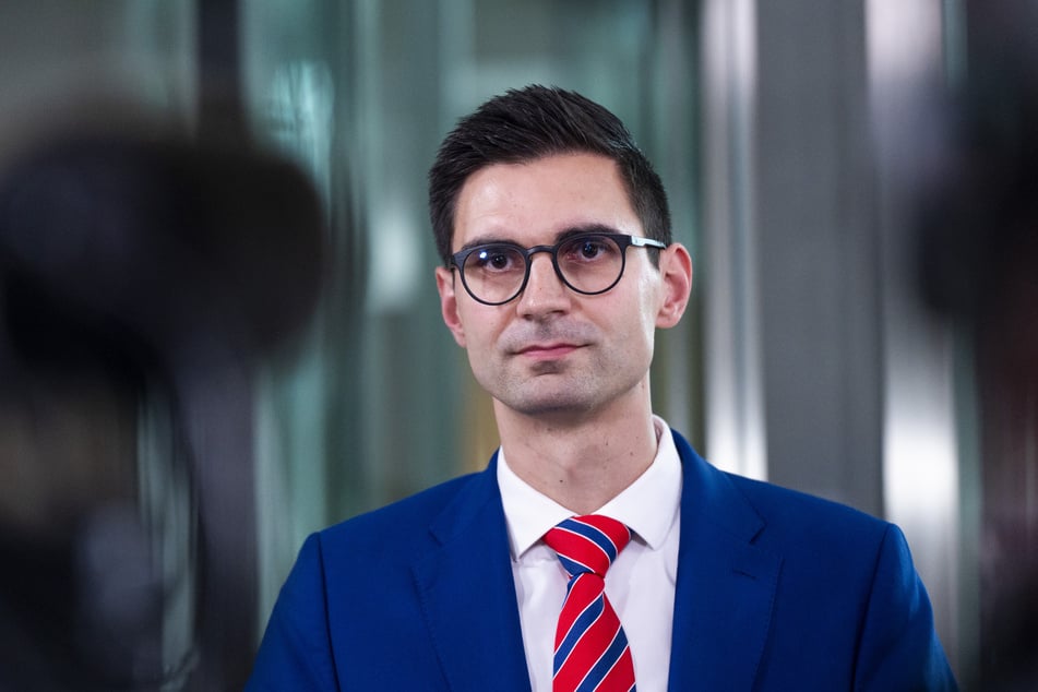 Der stellvertretende Unionsfraktionschef Sepp Müller (37, CDU) gesteht der AfD den Regierungsbildungsauftrag zu.