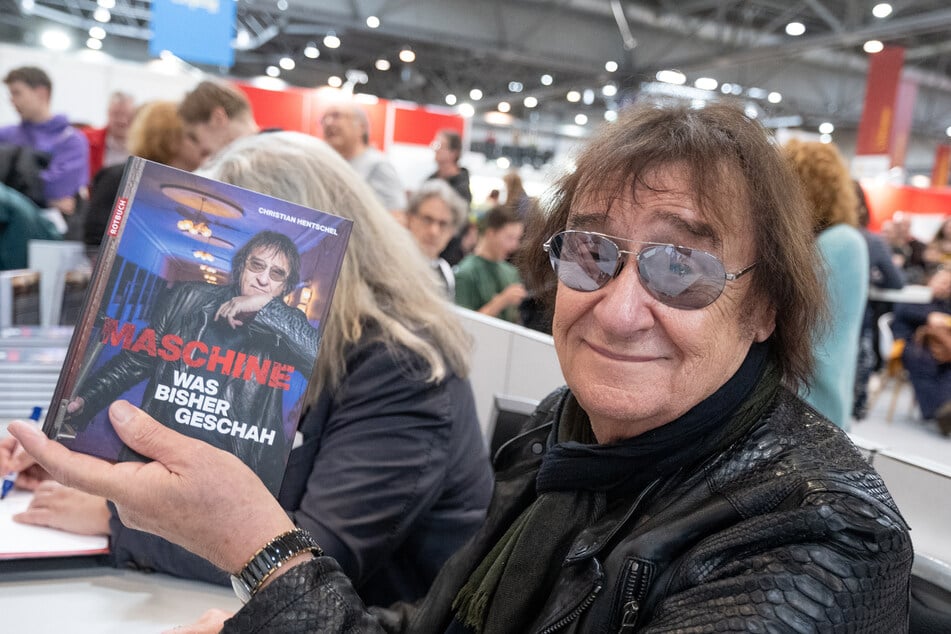 A cantora apresentou o livro na Feira do Livro de Leipzig 