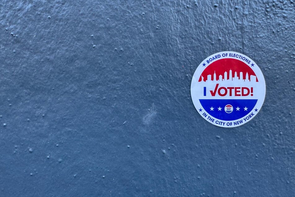 Polls indicated that Zohran Mamdani still held a strong lead as New Yorkers headed to the voting booth on Tuesday.