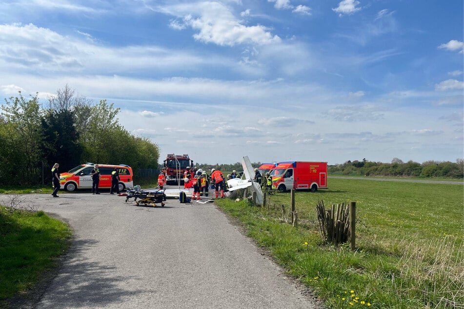 In NRW ist erneut ein Flugzeug abgestürzt. Beide Insassen liegen im Krankenhaus.