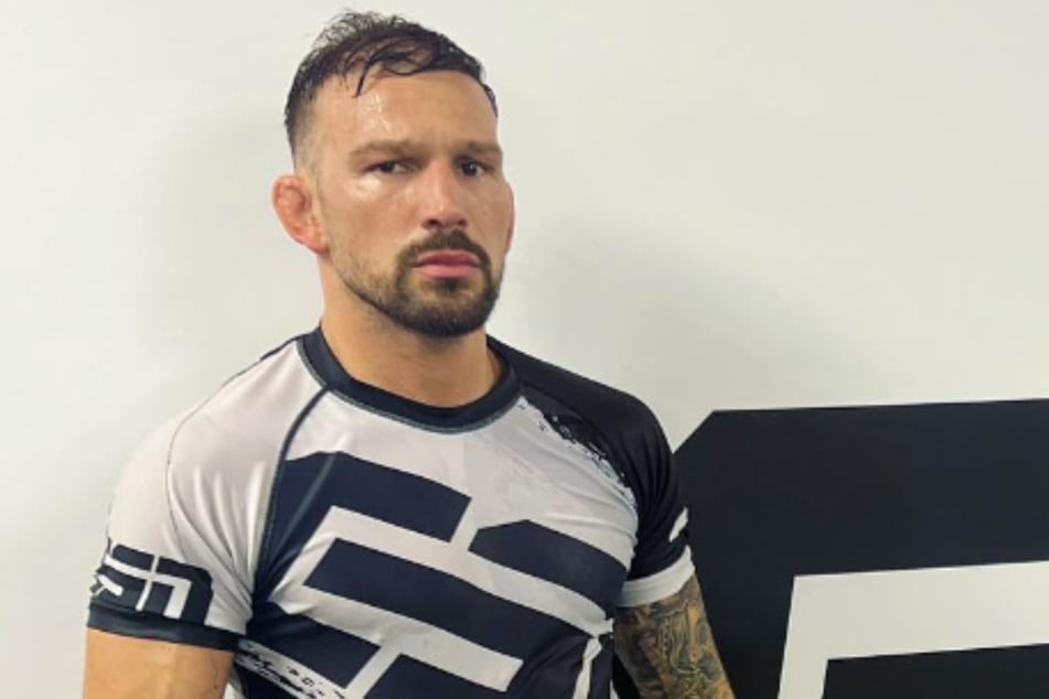 Musste sich wegen eines offenen Bruchs an der rechten Hand einer Operation unterziehen: MMA-Fighter Max Coga (35).