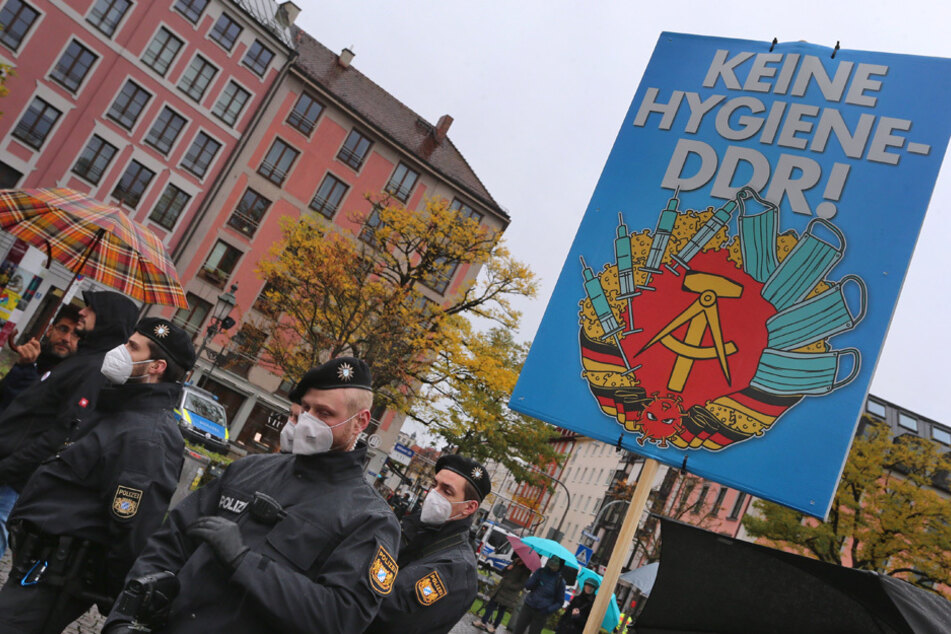 Regelmäßig demonstrieren die sogenannten "Querdenker" gegen die Corona-Maßnahmen. (Archiv)