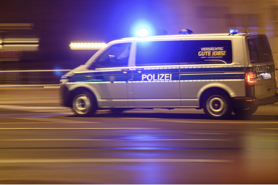 Die Polizei konnte den BMW-Fahrer nach dem Unfall stellen. (Symbolbild)