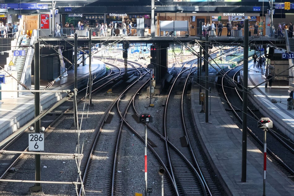 Berlin: Monatelange Sperrung endet: Bahnstrecke Hamburg-Berlin wieder frei