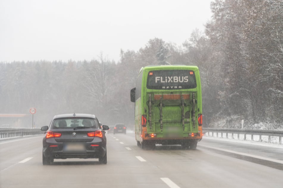 Flixbusse steuern jetzt den neuen Chemnitzer Fernbusterminal an.