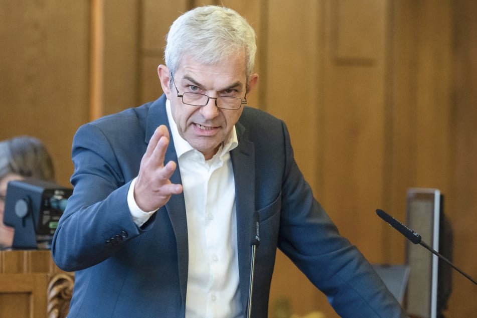 Grünen-Stadtrat Volkmar Zschocke (56) will Schwammstadt erlebbar machen.