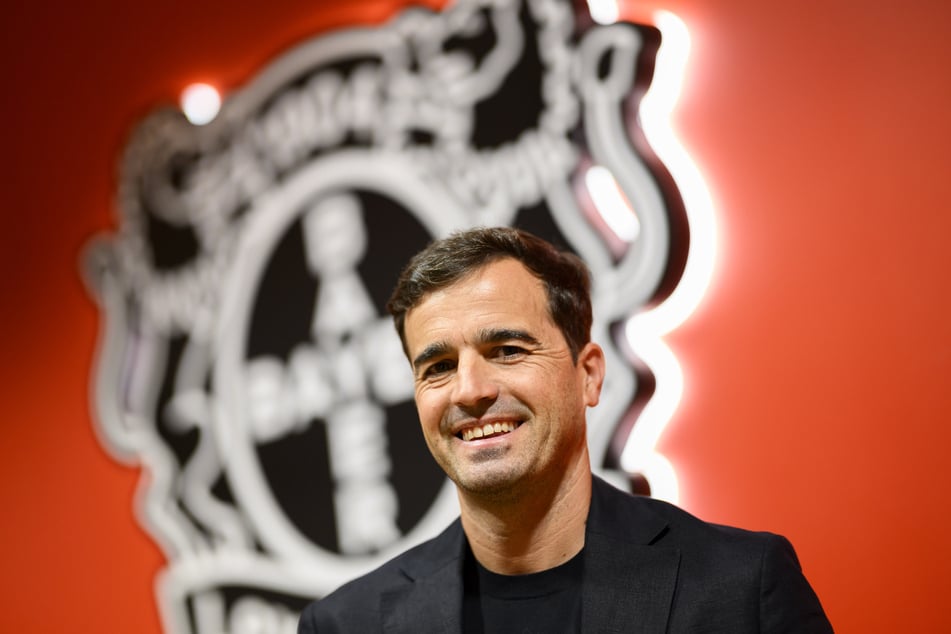 Ist kein Freund von großen Ankündigungen: Carles Martínez Novell (41), der neue Cheftrainer von Bayer 04 Leverkusen.